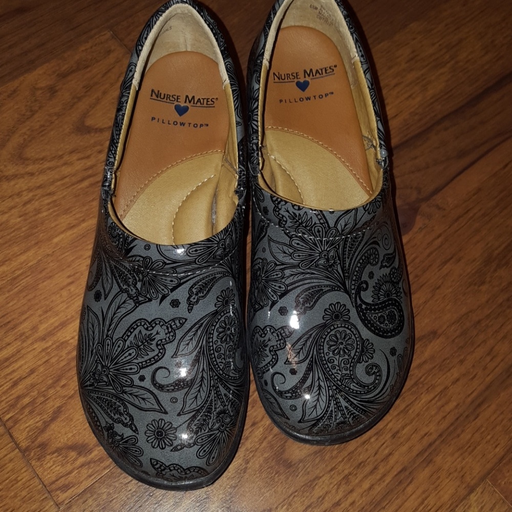 Nurse mate pillow top clogs
